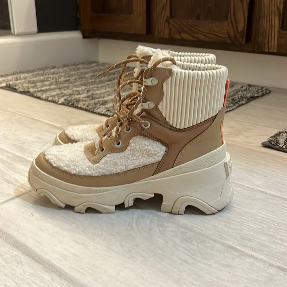 Sorel Wedge Boots - Picture 3 of 7